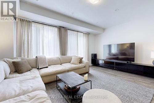 1330 Kaniv Street, Oakville, ON - Indoor Photo Showing Living Room