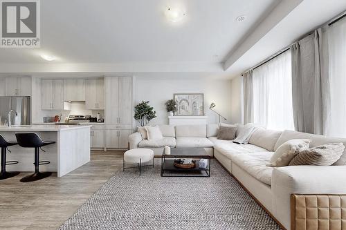 1330 Kaniv Street, Oakville, ON - Indoor Photo Showing Living Room