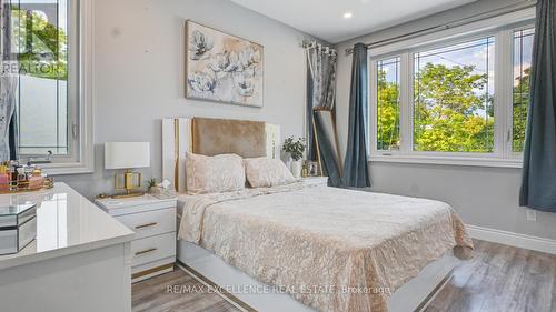 21 Elizabeth Street, Halton Hills, ON - Indoor Photo Showing Bedroom