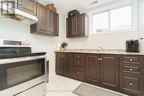 38 Eastview Crescent, Orangeville, ON - Indoor Photo Showing Kitchen