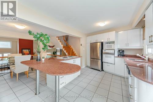 10 - 1755 Rathburn Road E, Mississauga, ON - Indoor Photo Showing Kitchen