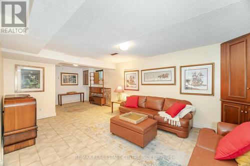 10 - 1755 Rathburn Road E, Mississauga, ON - Indoor Photo Showing Living Room