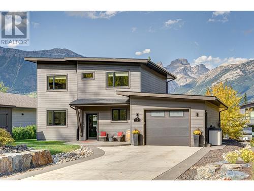 4 Sunniva Drive, Fernie, BC - Outdoor With Facade