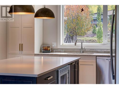 4 Sunniva Drive, Fernie, BC - Indoor Photo Showing Kitchen