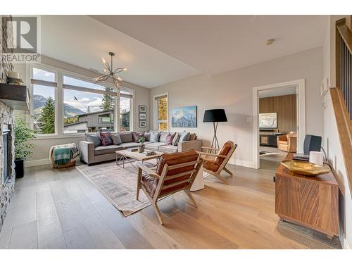 4 Sunniva Drive, Fernie, BC - Indoor Photo Showing Living Room