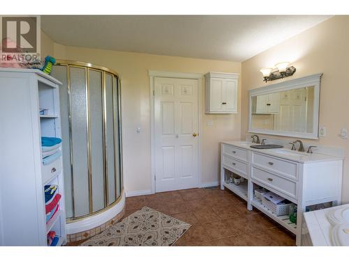 14185 Lawrence Road, Prince George, BC - Indoor Photo Showing Bathroom