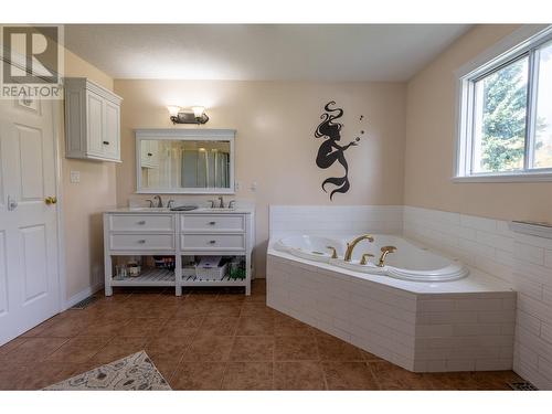 14185 Lawrence Road, Prince George, BC - Indoor Photo Showing Bathroom