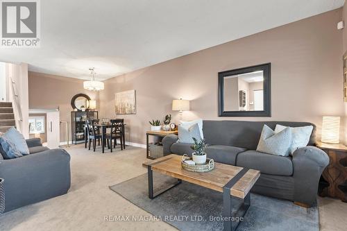 4 Barry Street, St. Catharines, ON - Indoor Photo Showing Living Room