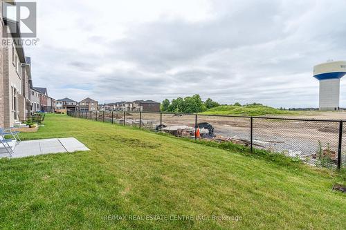 8 Pond View Gate, Hamilton, ON - Outdoor