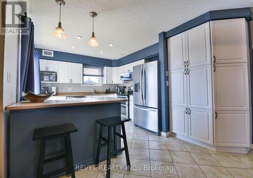 1331 Park Avenue, Timmins (Main Area), ON - Indoor Photo Showing Kitchen With Upgraded Kitchen