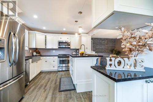 560 Cherryhill Street, Oshawa (Donevan), ON - Indoor Photo Showing Kitchen With Upgraded Kitchen