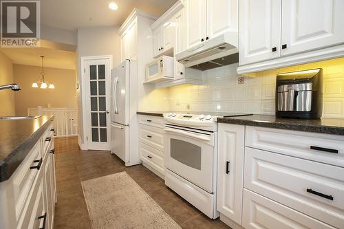 533 Lake St, Sault Ste. Marie, ON - Indoor Photo Showing Kitchen