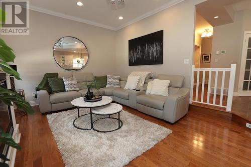 533 Lake St, Sault Ste. Marie, ON - Indoor Photo Showing Living Room