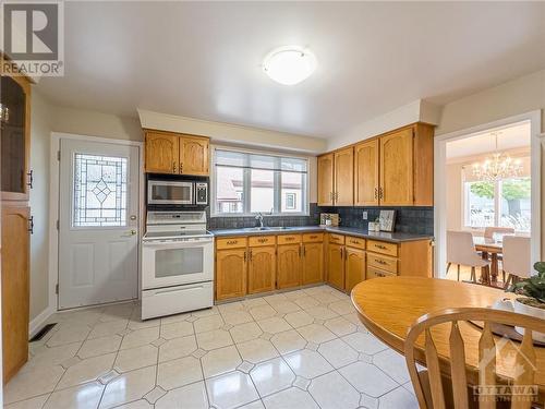 464 Richardson Avenue, Ottawa, ON - Indoor Photo Showing Kitchen With Double Sink