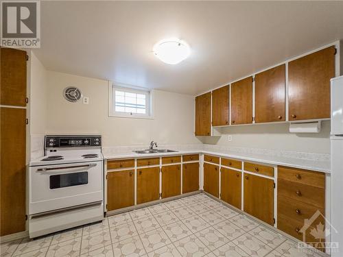 464 Richardson Avenue, Ottawa, ON - Indoor Photo Showing Kitchen With Double Sink