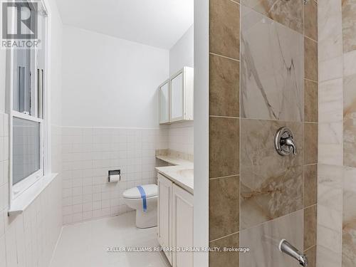 15 York Valley Crescent, Toronto, ON - Indoor Photo Showing Bathroom