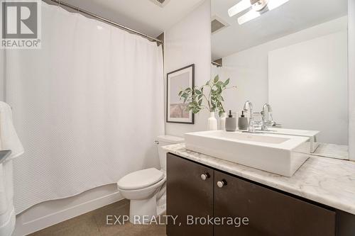 230 - 201 Carlaw Avenue, Toronto, ON - Indoor Photo Showing Bathroom