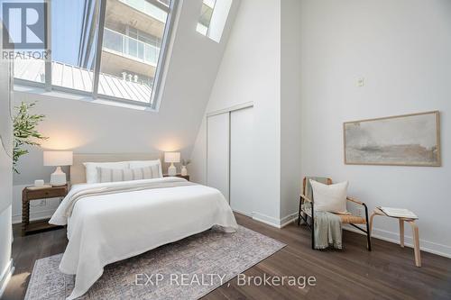 230 - 201 Carlaw Avenue, Toronto, ON - Indoor Photo Showing Bedroom