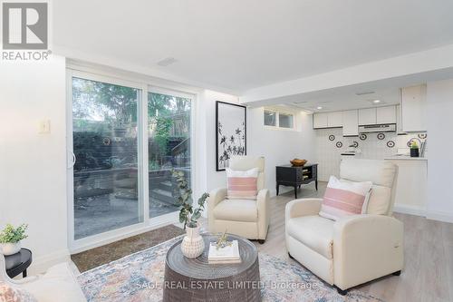 59 Cliffside Drive, Toronto, ON - Indoor Photo Showing Living Room