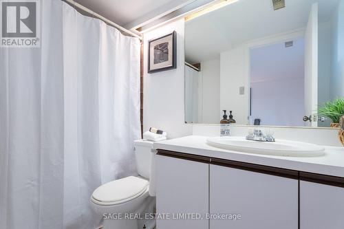 59 Cliffside Drive, Toronto, ON - Indoor Photo Showing Bathroom