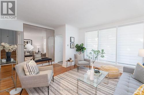 59 Cliffside Drive, Toronto, ON - Indoor Photo Showing Living Room