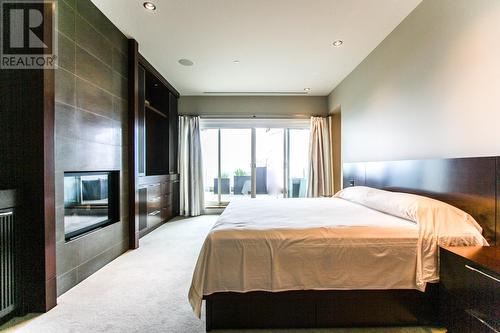 2575 Garden Court, West Vancouver, BC - Indoor Photo Showing Bedroom