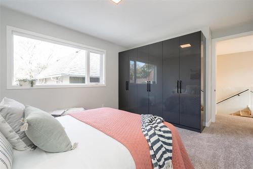 203 Cordova Street, Winnipeg, MB - Indoor Photo Showing Bedroom