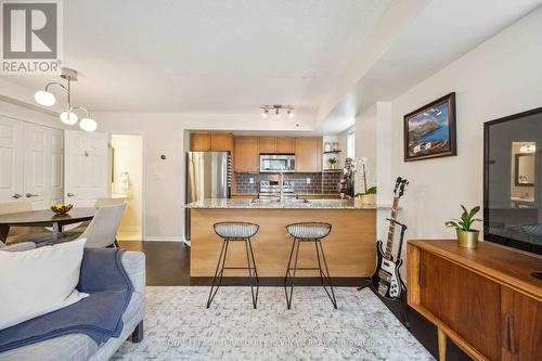 125 - 20 Elsie Lane, Toronto, ON - Indoor Photo Showing Kitchen