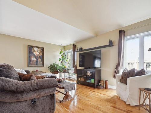 Salon - 123 Rue Louis-Hébert, Boucherville, QC - Indoor Photo Showing Living Room