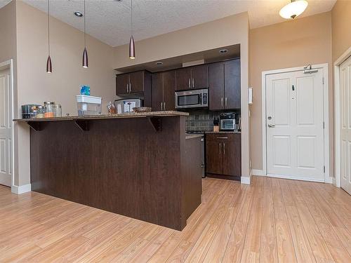 204-623 Treanor Ave, Langford, BC - Indoor Photo Showing Kitchen