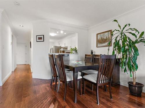 308-2311 Mills Rd, Sidney, BC - Indoor Photo Showing Dining Room