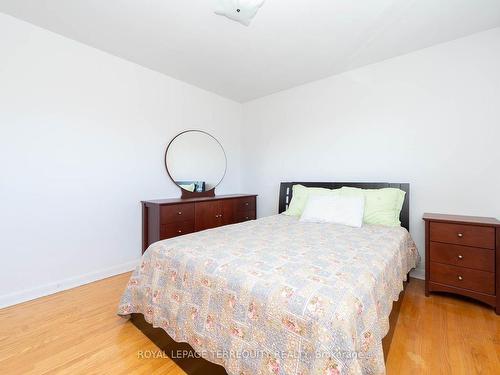 18 Rosette Crt, Toronto, ON - Indoor Photo Showing Bedroom