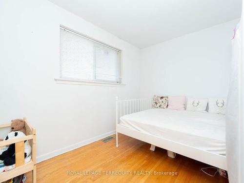 18 Rosette Crt, Toronto, ON - Indoor Photo Showing Bedroom