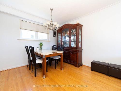 18 Rosette Crt, Toronto, ON - Indoor Photo Showing Dining Room