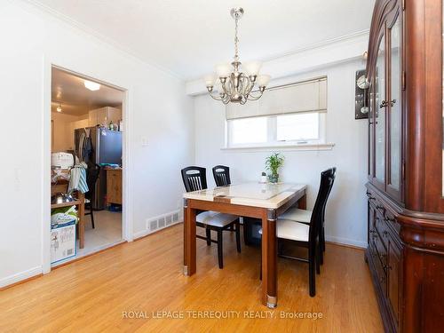 18 Rosette Crt, Toronto, ON - Indoor Photo Showing Dining Room