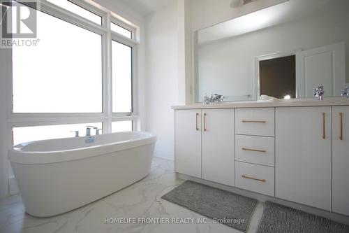 20 Chiara Rose Lane, Richmond Hill, ON - Indoor Photo Showing Bathroom