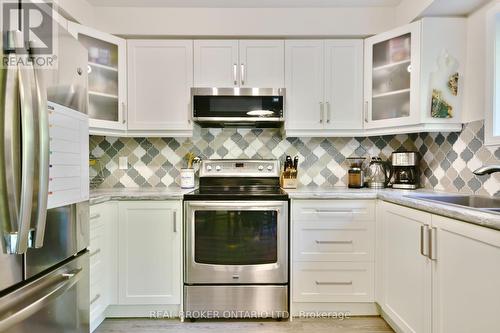 50 Hawthorne Crescent S, Barrie, ON - Indoor Photo Showing Kitchen