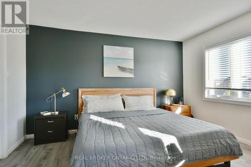 50 Hawthorne Crescent S, Barrie, ON - Indoor Photo Showing Bedroom