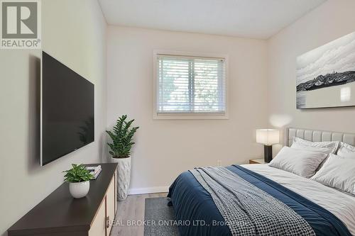 50 Hawthorne Crescent S, Barrie, ON - Indoor Photo Showing Bedroom