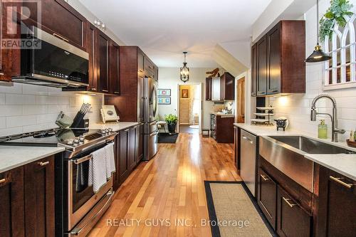 3088 Base Line, Otonabee-South Monaghan, ON - Indoor Photo Showing Kitchen With Upgraded Kitchen