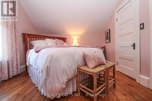 3088 Base Line, Otonabee-South Monaghan, ON - Indoor Photo Showing Bedroom