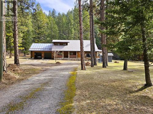 6492 Wasa Lake Park Drive, Wasa, BC - Outdoor