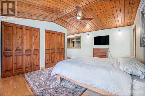 3826 Stonecrest Road, Ottawa, ON - Indoor Photo Showing Bedroom