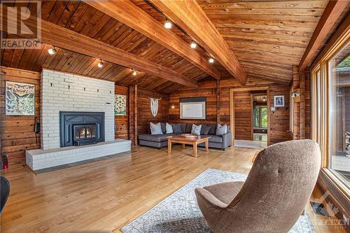 3826 Stonecrest Road, Ottawa, ON - Indoor Photo Showing Living Room With Fireplace