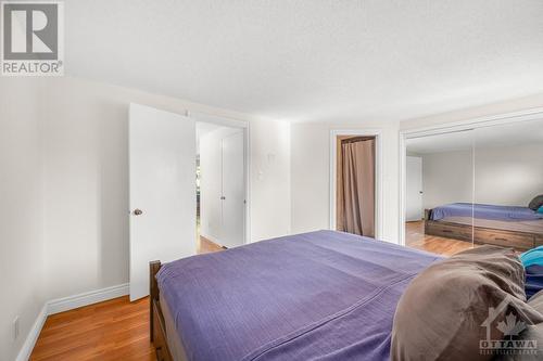 37 Fair Oaks Crescent, Ottawa, ON - Indoor Photo Showing Bedroom