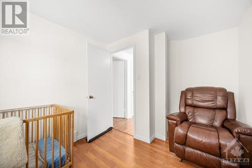 37 Fair Oaks Crescent, Ottawa, ON - Indoor Photo Showing Bedroom