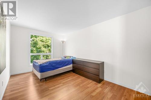 37 Fair Oaks Crescent, Ottawa, ON - Indoor Photo Showing Bedroom