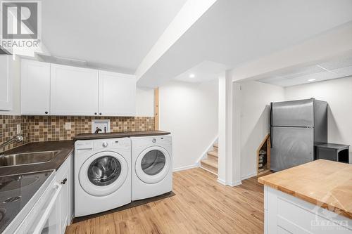 37 Fair Oaks Crescent, Ottawa, ON - Indoor Photo Showing Laundry Room