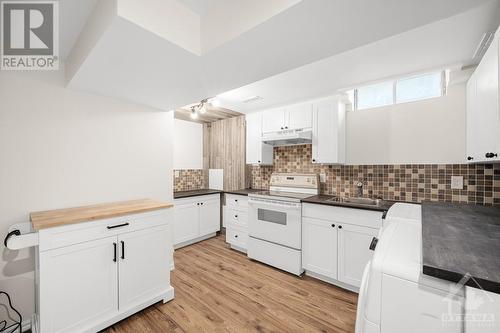 37 Fair Oaks Crescent, Ottawa, ON - Indoor Photo Showing Kitchen With Double Sink