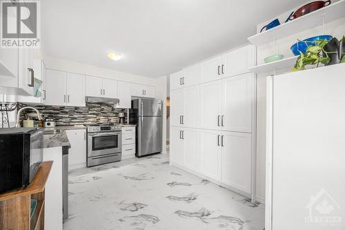 37 Fair Oaks Crescent, Ottawa, ON - Indoor Photo Showing Kitchen With Stainless Steel Kitchen